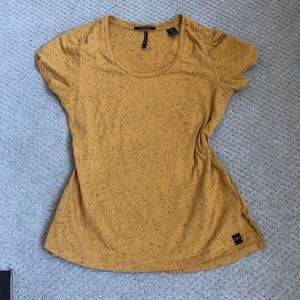 Scotch and Soda Mustard Tee Shirt Small